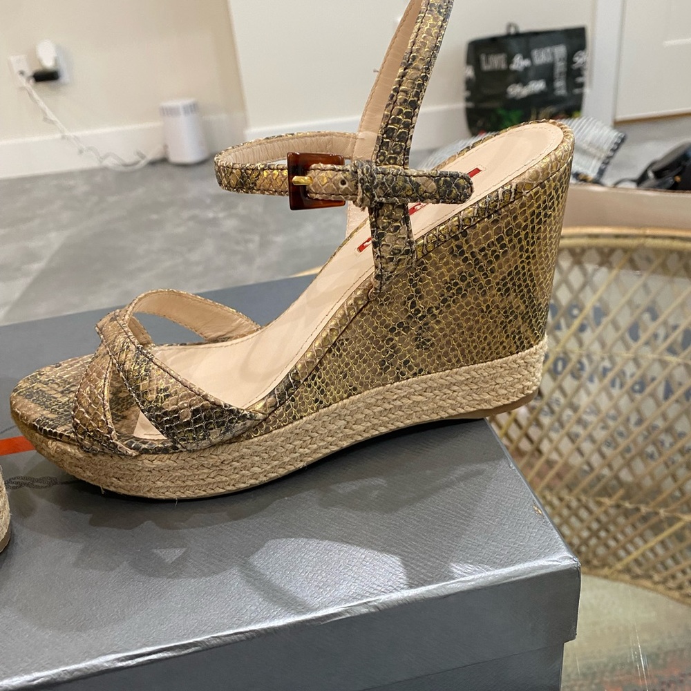 Prada gold snakeskin wedges size 37 mint condition! - Picture 4 of 7